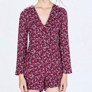Zara Trafaluc Romper Burgundy Floral Long Bell Sleeves‎ Size Small Boho Beach